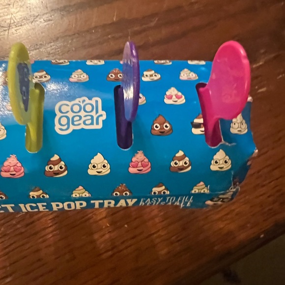 Ice Pop Tray with Multicolor Handles - Picture 2 of 4